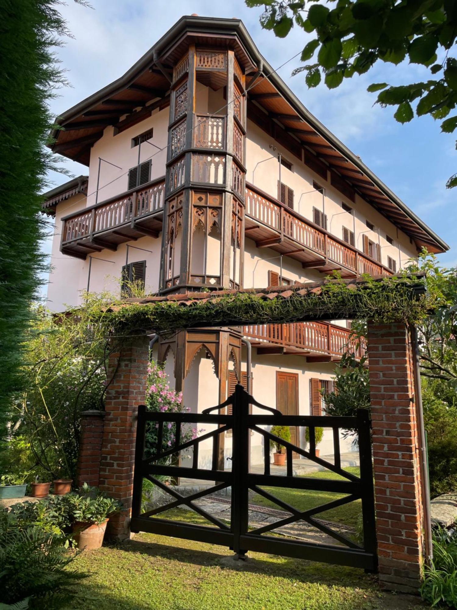 Dimora Fiorita Senior My Holiday Home Varallo Exterior photo