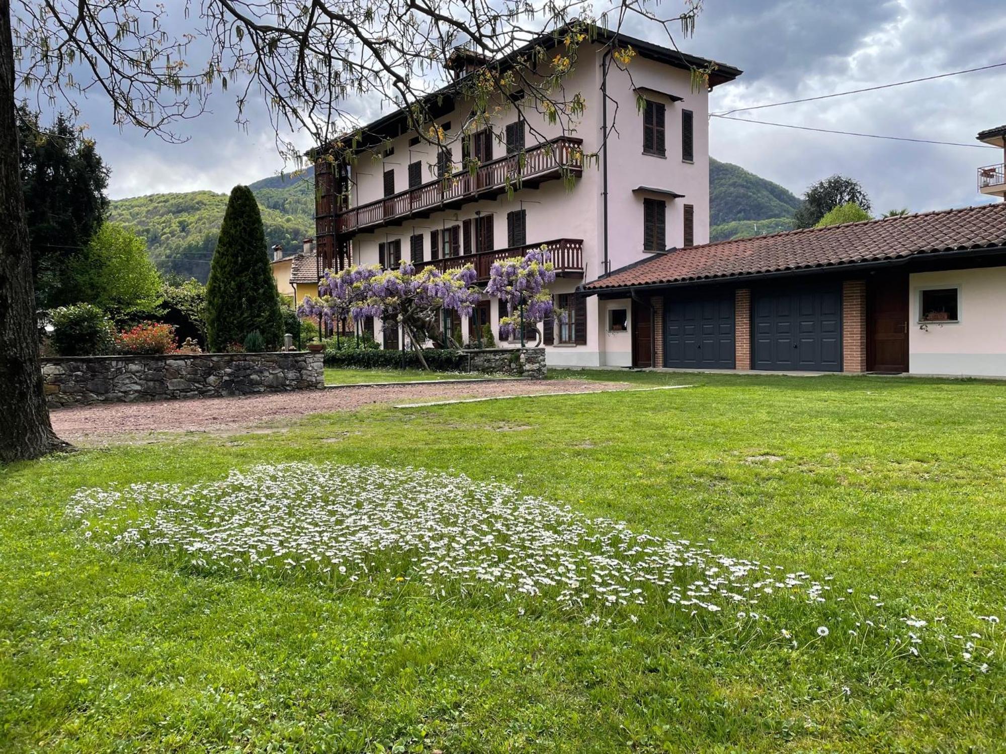 Dimora Fiorita Senior My Holiday Home Varallo Exterior photo